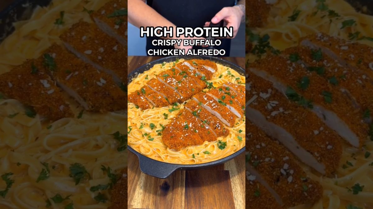 Crispy Chicken Alfredo 🍜 😋 #youtubeshorts #chickenalfredo