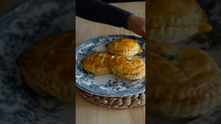 Is it pie season? 🥧 #reels #recipe #subscribe #cooking #comfortfood #chicken #pie #easyrecipes