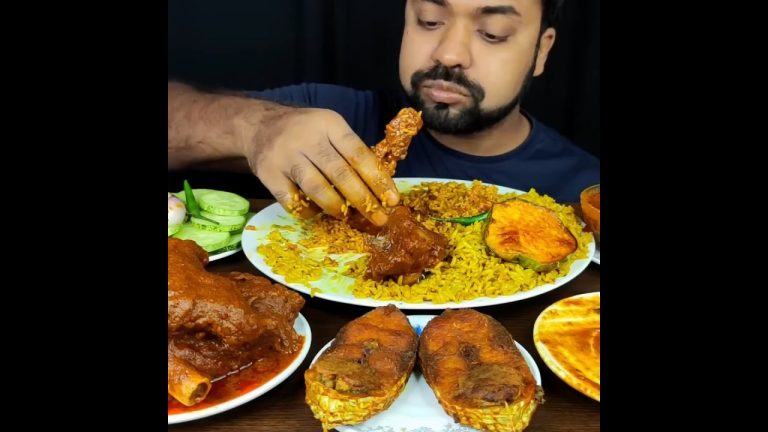 ASMR: EATING SPICY MUTTON CURRY🔥 KHICHDI || #shorts #mukbangn#asmreating #mukbangasmr #asmr