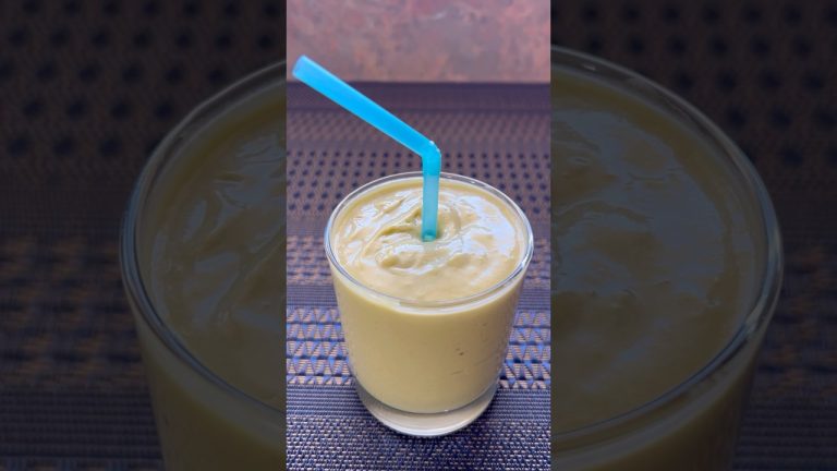 3 ingredient Banana & Avocado Smoothie #recipe