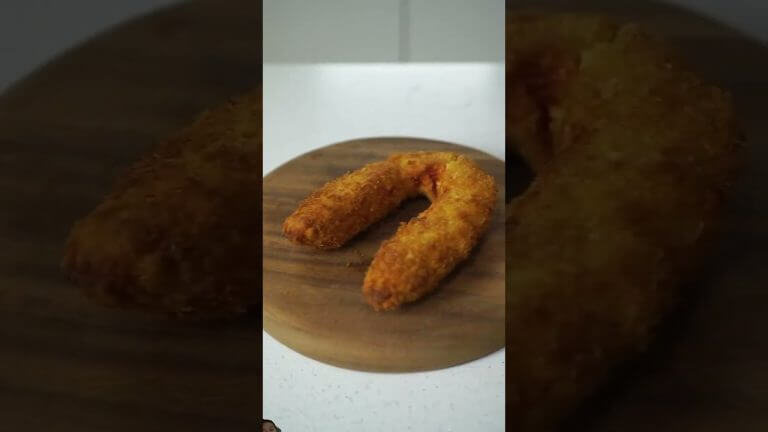 Fried crab asmr #music #song #seafood #crabs #friedcrab #satisfying #fried #crabsticks #recipe