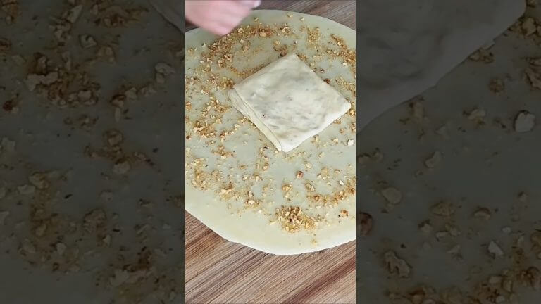 BÖYLE KAT KAT ÇÖREK GÖRDÜNÜZ MÜ❓BÖYLESİ DAHA GÖRÜLMEDİ HEM KOLAY HEM LEZZETLİ🤤 ÇÖREK TARİFİ #shorts