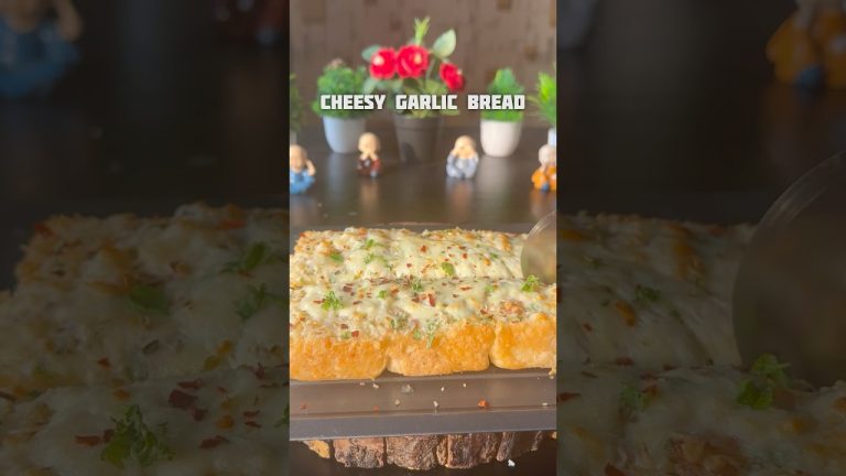 Trending recipe of cheesy garlic bread #shorts #recipe #cheese #bread