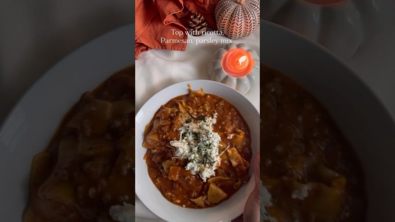 Lasagna Soup #souprecipe #fall #fallrecipe #lasagnasoup #soup #cozy #homemade #onepotmeal