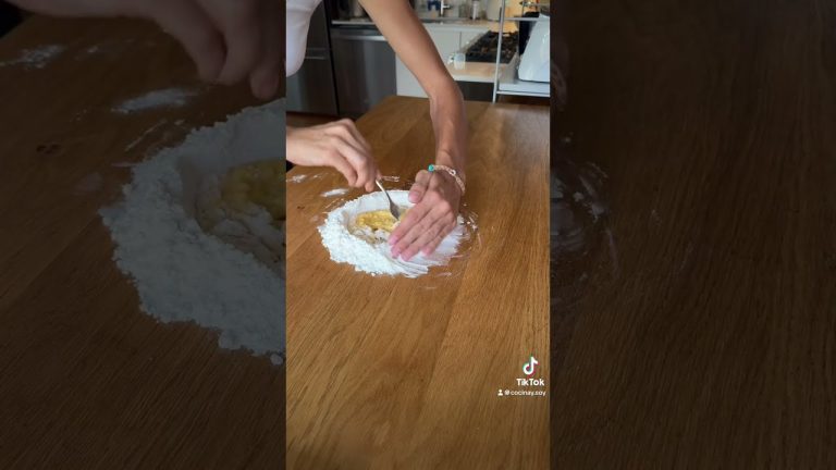 It's so easy Making Pasta from Scratch