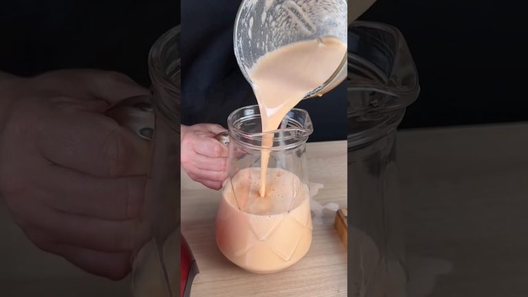 😊🤤carrot and banana#juice🍹#recipe #yummy#drink 🥤#streetfood🔥#asmr💐#youtubeshorts 💚#shorts#milkshake