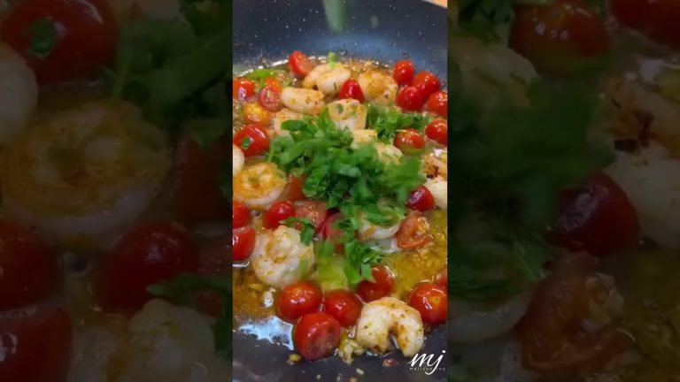 What's for Dinner? Quick & Easy Shrimp Tomato Pasta #shorts #quickrecipe