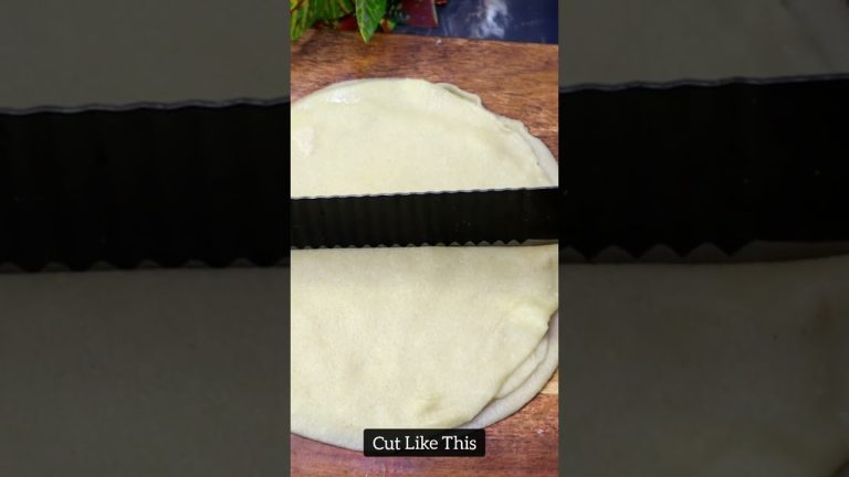 ফুটন্ত গরম জলে রুটি ফেলে বানানো দারুণ মজার একটি রেসিপি #shorts #rumisrecipes #trending