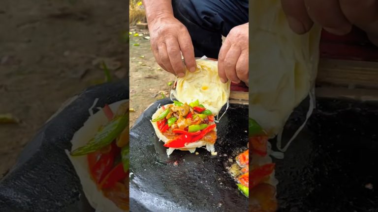Chinese burger Fried pork intestines with peppers