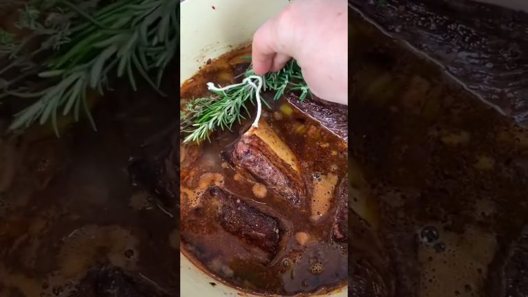 Red wine braised short ribs  #recipe #onepotmeal #onepotricerecipe #onepotmealrecipe #beefrecipes