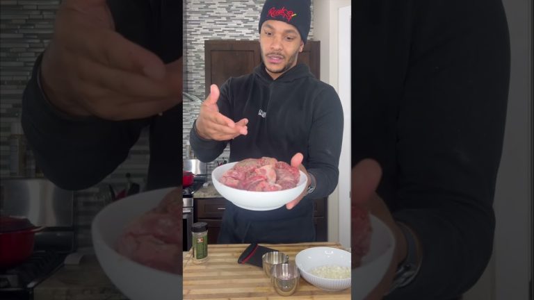 Beef tips and Gravy a soul food classic #recipe #fallrecipes #soulfood