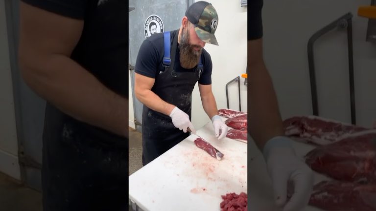 Cutting Venison Stew Meat 🔪🦌 #shorts #deer #venison