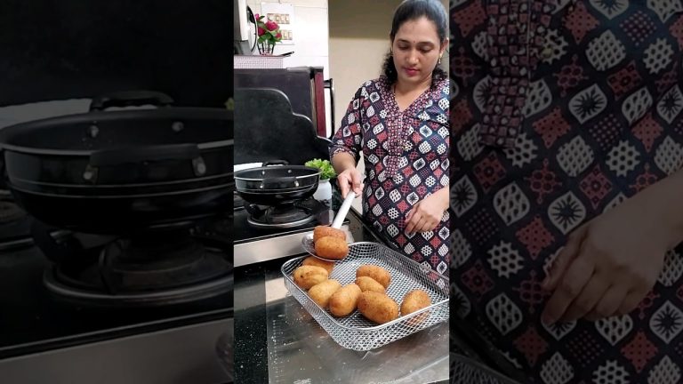 बहोत टेस्टी थे पर एक बार में ४-४ कौन खाता हैं Easy Bread potato roll😋😋 #shortsvideo