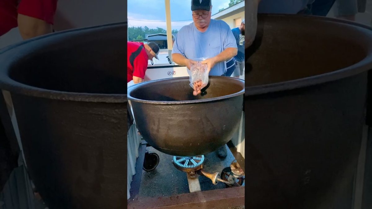 Cooking a BIG JAMBALAYA part1 #food #shorts #jambalaya #louisiana
