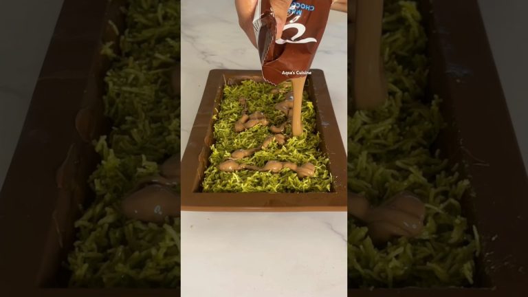 Dubai Chocolate by Aqsa's Cuisine #chocolate #AqsasCuisine #dubai #dubaichocolate #pistachio #recipe