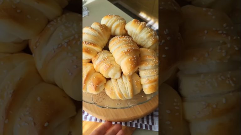 Domaće kiflice sa pečenicom I kačkavaljem, recept je napisan u opisu videa