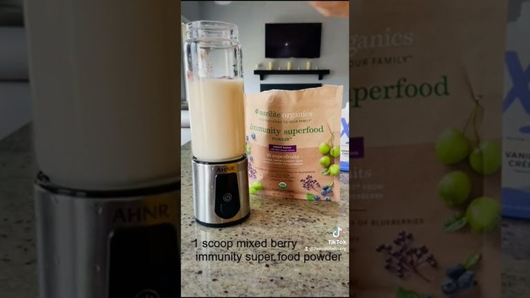 Easy Vanilla Berry Protein Shake 😋 💪 #shorts #recipe #smoothie #proteinshake #yum #therealchefcurry