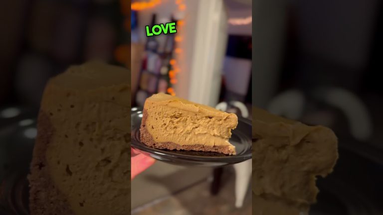 Vegan Slow Cooker Pumpkin Cheesecake: The Perfect Fall Dessert! 🍂🎃