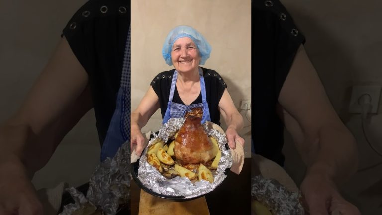 Grandma roasts a pork shank to perfection:) #shank #food #pork #shank #yummy #cooking #рулька #კანჭი