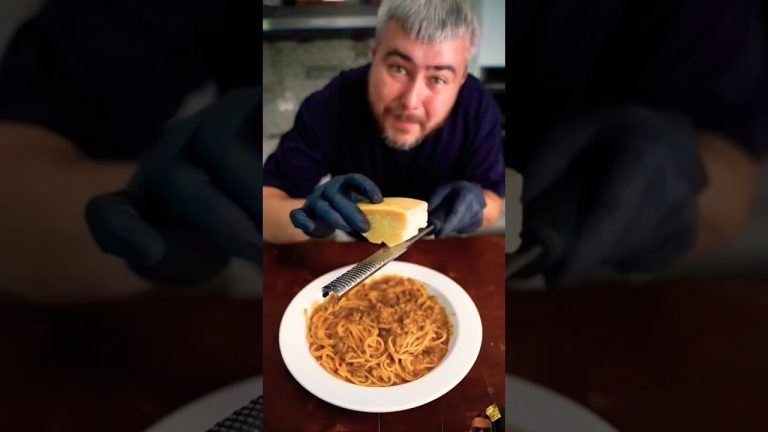 Double cheese burger #cheeseburger #cheesepasta #food #cheesburger #cheese #cooking #ahmadfoodcourt