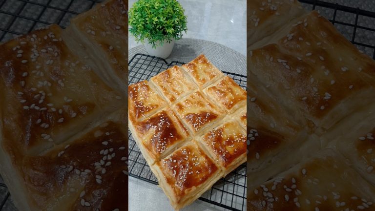 Слойки с ветчиной и сыром. Кто на чай? #shorts #рекомендации #чаепитие #перекус