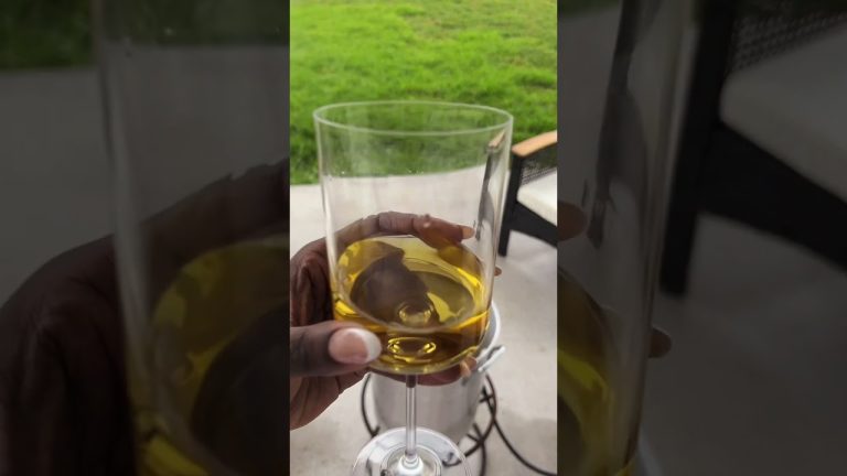 Crabs anyone? #cookwithme #crabboil #kingcrab #seafoodmukbang #seafoodboil #foodie #foodporn #fyp