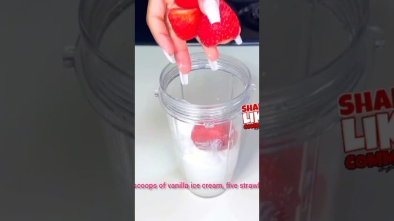 The most yummiest strawberry Milkshake  recipe #easyrecipe #viralshort #reel #recipe #foryou