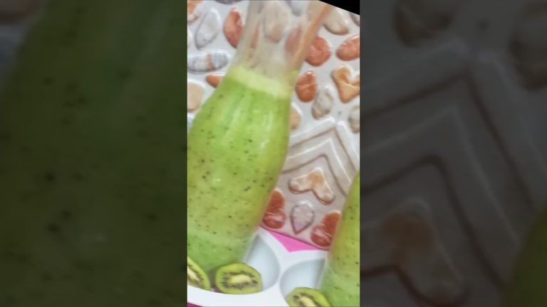 Kiwi Spinach Smoothie #jainrecipes#shortvideo #shorts  #easyrecipe #parules #spinach #smoothie #kiwi