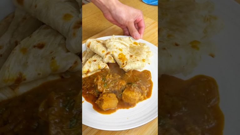 Kerala porotta and coconut chicken curry | easy lunch dinner recipes #asmr #oddlysatisfying