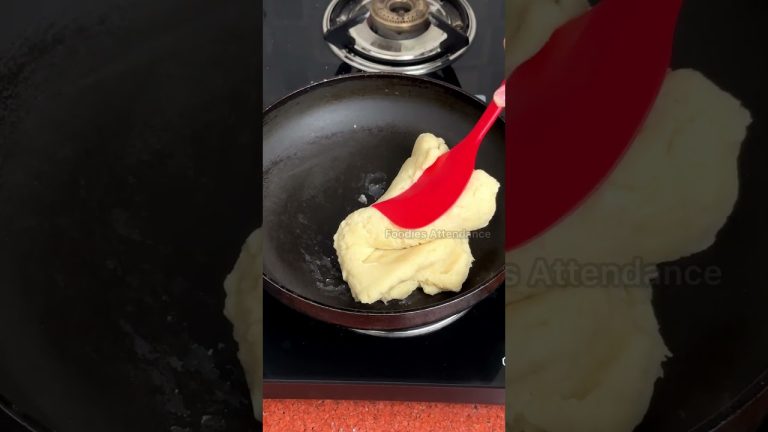 बाजार जैसे स्वादिष्ट पेड़े बनाएं घर पर आसानी से New Dishes Recipes #sweet #dessert #shorts #trending