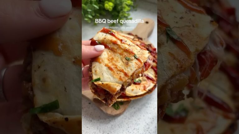 High Protein BBQ Beef Quesadilla! Only 493 Calories!🍖🥩🥙#food #shorts #highproteinrecipes