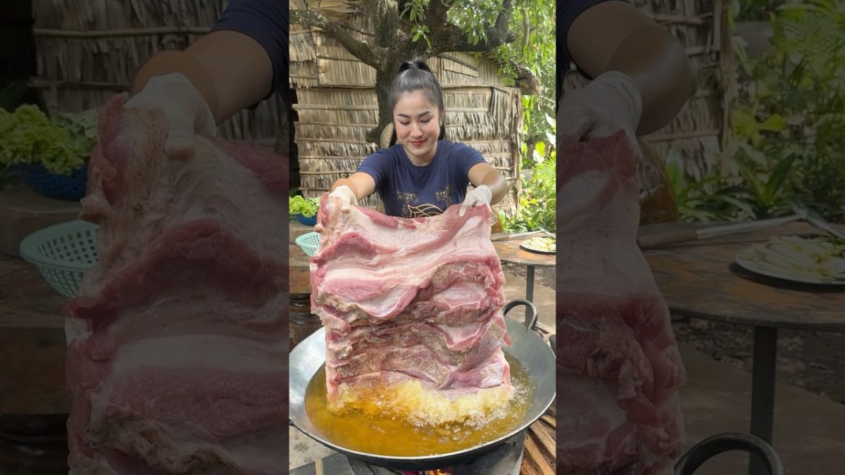 Crispy pork cooking with country style