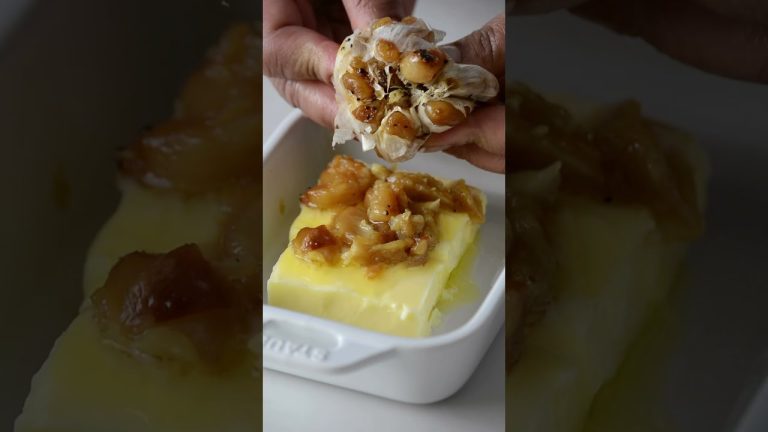 This Cheesy Garlic Bread is a WINNER!