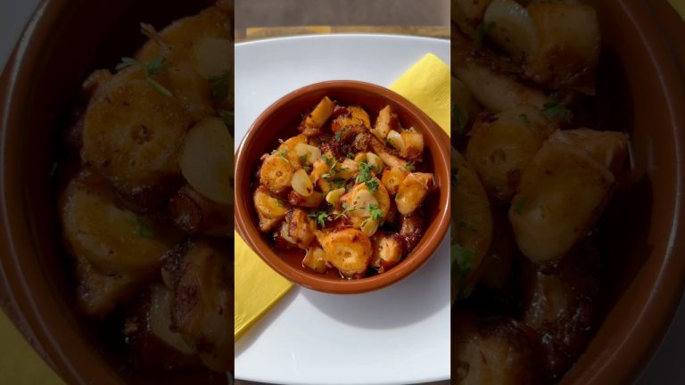 Pulpo al Ajillo!! 🐙 #capcut #capcutcaptions #pulpo #seafood #seafoodrecipes #shorts #shortsvideo #