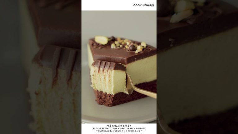 진한 초콜릿에 피스타치오 더하기! [브라우니 피스타치오 치즈케이크 Brownie Pistachio Cheesecake ] #Shorts #Baking