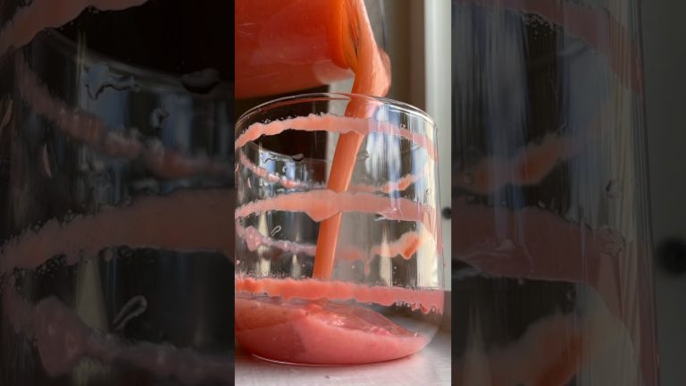 Papaya and strawberry smoothie #asmr #aesthetic