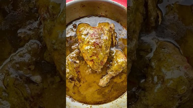 Green Flag🐓Red Alert🚨Murgh: Recipe in Description #shorts #youtubeshorts #chickencurry