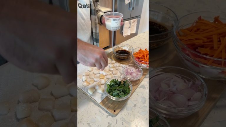 Spicy Scallop and Udon Stir-Fry  #recipe #seafood #cooking #stirfry