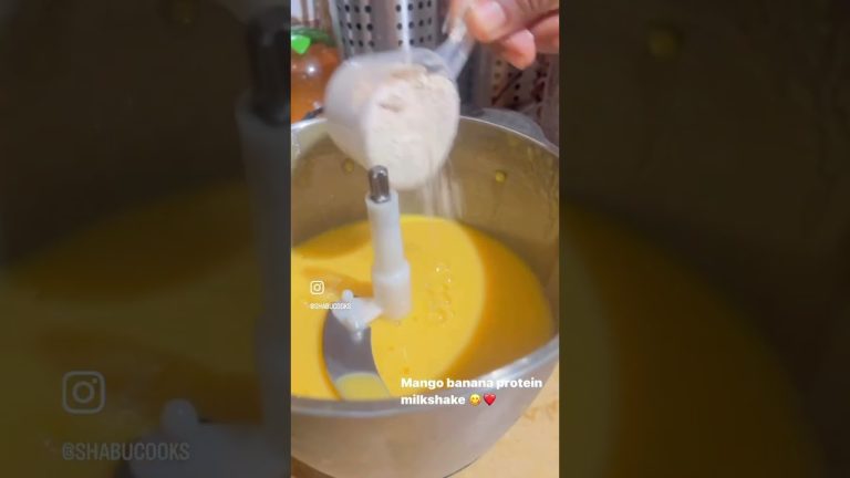 Mango banana protein milkshake 😋❤️#shorts #shortsvideo #viralvideo