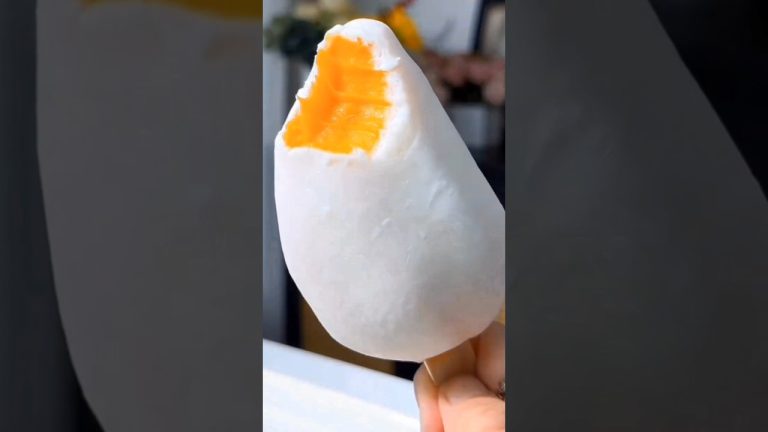HOW TO EAT MANGO LIKE A PRO? #recipe #mango #popsicle #chinesefood #dessert #yogurt #shorts