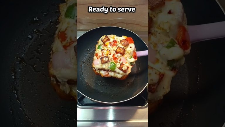 Paneer Pizza Sandwich Easy Recipe #shorts #viral #youtubeshorts #easyrecipe #shortvideo #breadpizza