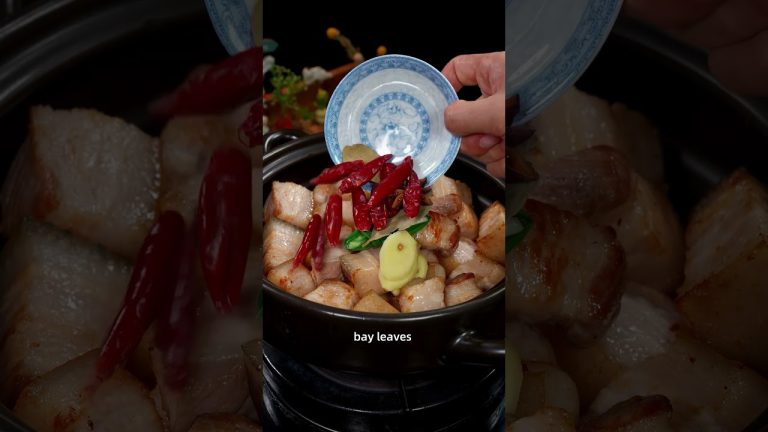 Braised pork is a famous Chinese dish #braisedpork  #cooking  #chinesecuisine