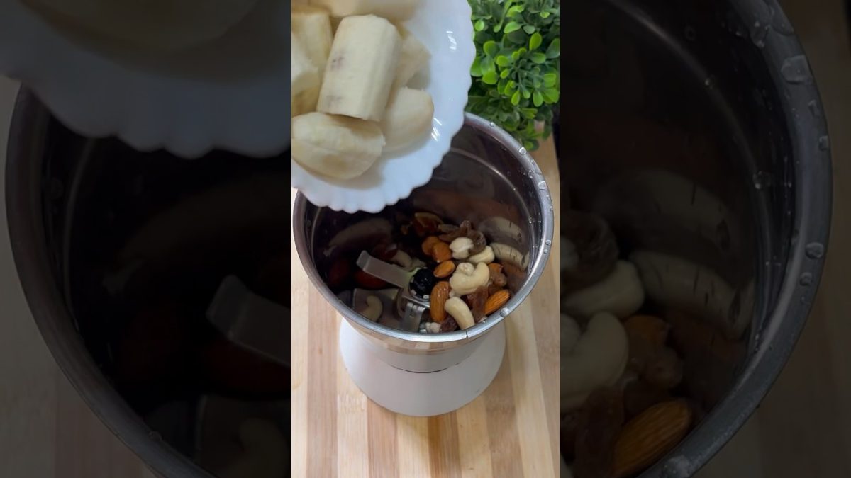 Dry fruit powder smoothie #proteinshake #healthydrink #trending #viral #shorts #youtubeshorts #fruit