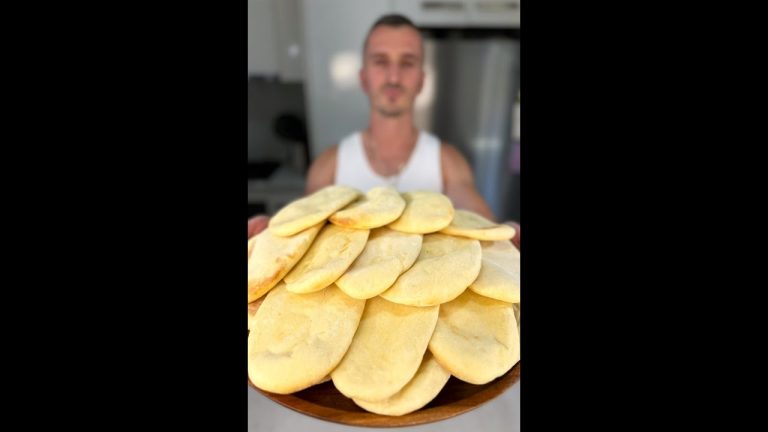Cypriot Pita Bread Recipe (Pocket Style)