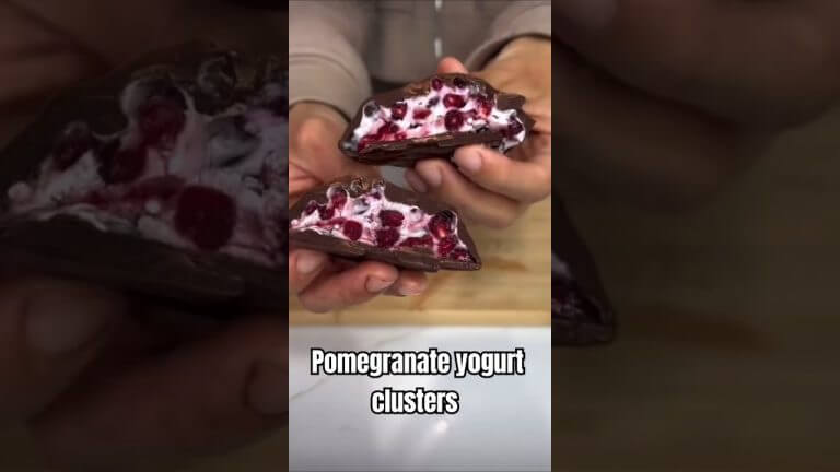 Pomegranate yogurt clusters recipe#pomegranate #yogurt #clusters#recipe #food #dessert #chocolate