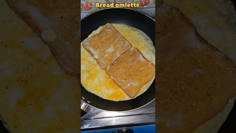 Quick & Tasty Bread Omlette: Breakfast Made Easy 🤩#breakfast #shorts #viral #trending #reels #food