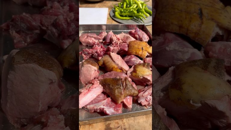 పంది కూరలో పచ్చి కారం #pork #curry