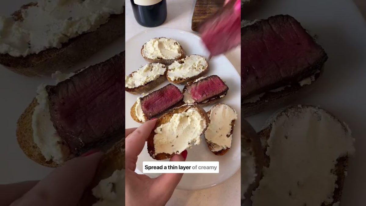 Irresistible steak crostini #mediterraneanrecipe #mediterraneanflavors #appetizerideas #appetizers