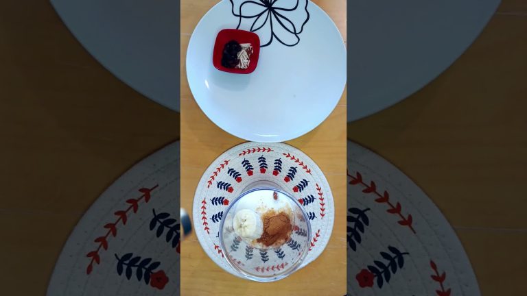 Quick & Easy Banana Smoothie Recipe! 🍌🥤 #Shorts #banana #smoothie #recipe #recommended  #food