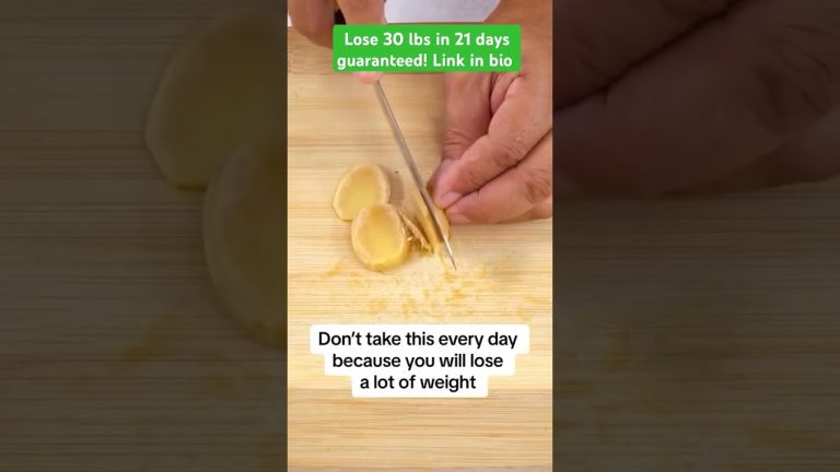 Check out more smoothie recipes in our bio. #shorts #smoothiediet #rapidweightloss #weightlosstips